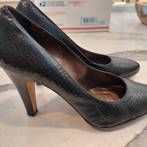 Banana Republic Black Snakeskin Women's Pumps High Heels sz 9.5